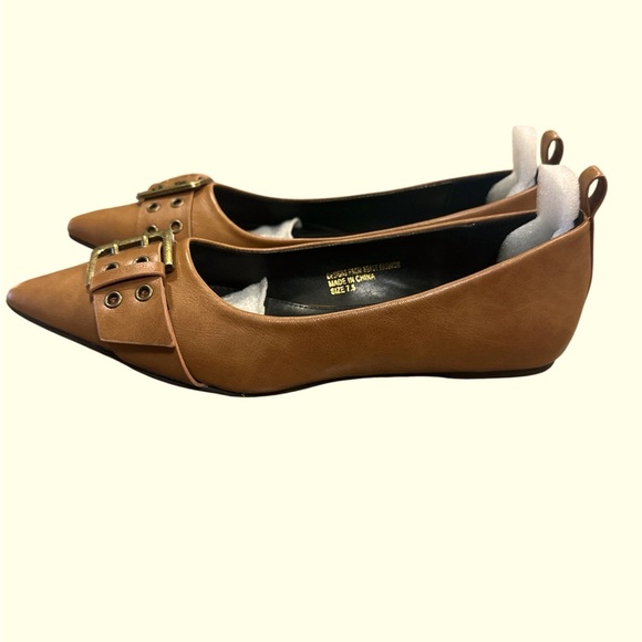 Beast Fashion Pointed Toe Flat Shoes Camel Slip On Buckle Detail Womens Size 7.5 - Picture 5 of 11